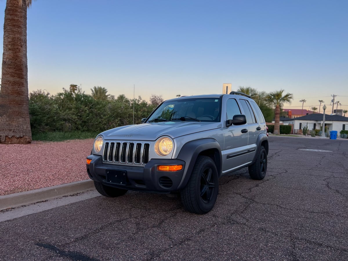 2004 Jeep Liberty — photo 1