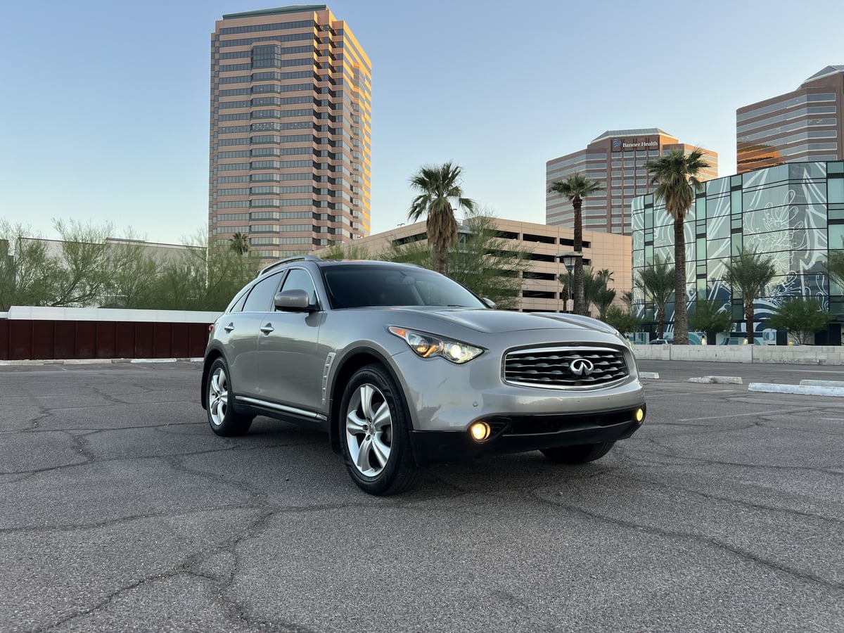 2010 Infiniti FX35 — photo 1